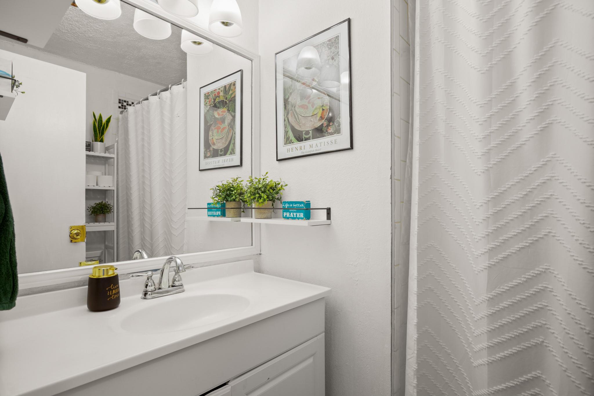 5402 Brompton Cir, Austin, TX 78745