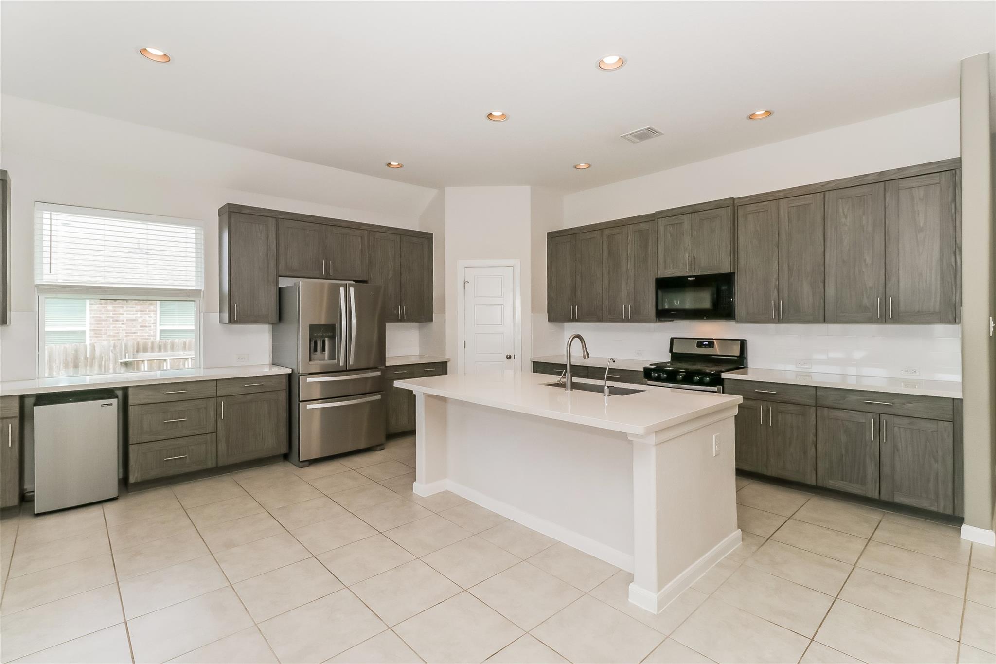 115 Breakwater Dr, Bastrop, TX 78602