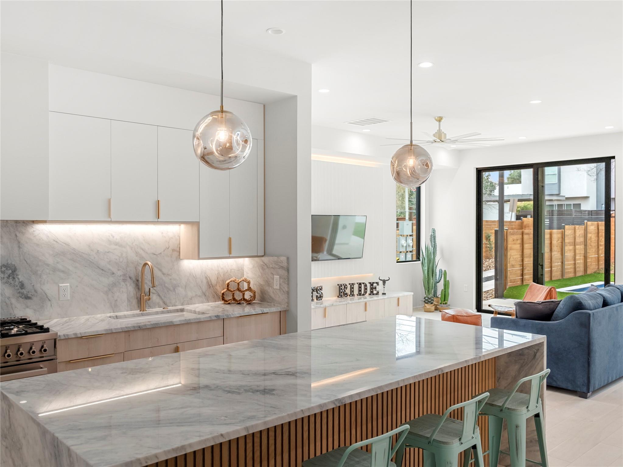 2107 Brackenridge St # 1, Austin, TX 78704