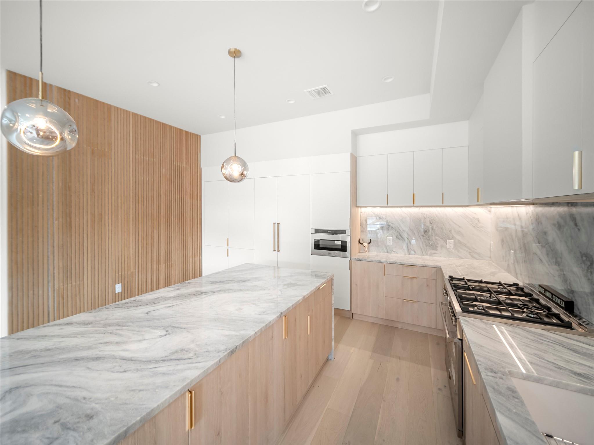 2107 Brackenridge St # 1, Austin, TX 78704