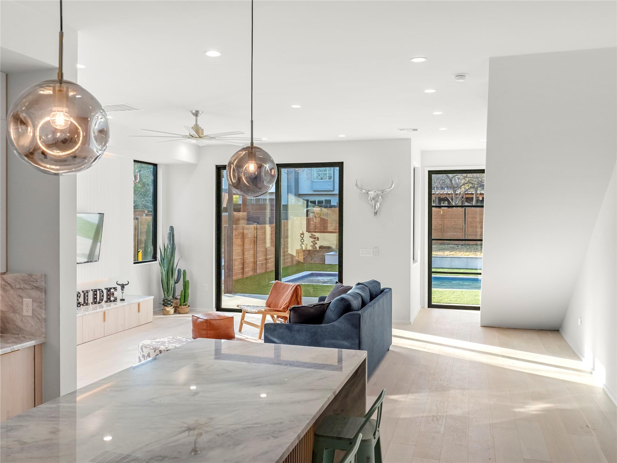 2107 Brackenridge St # 1, Austin, TX 78704