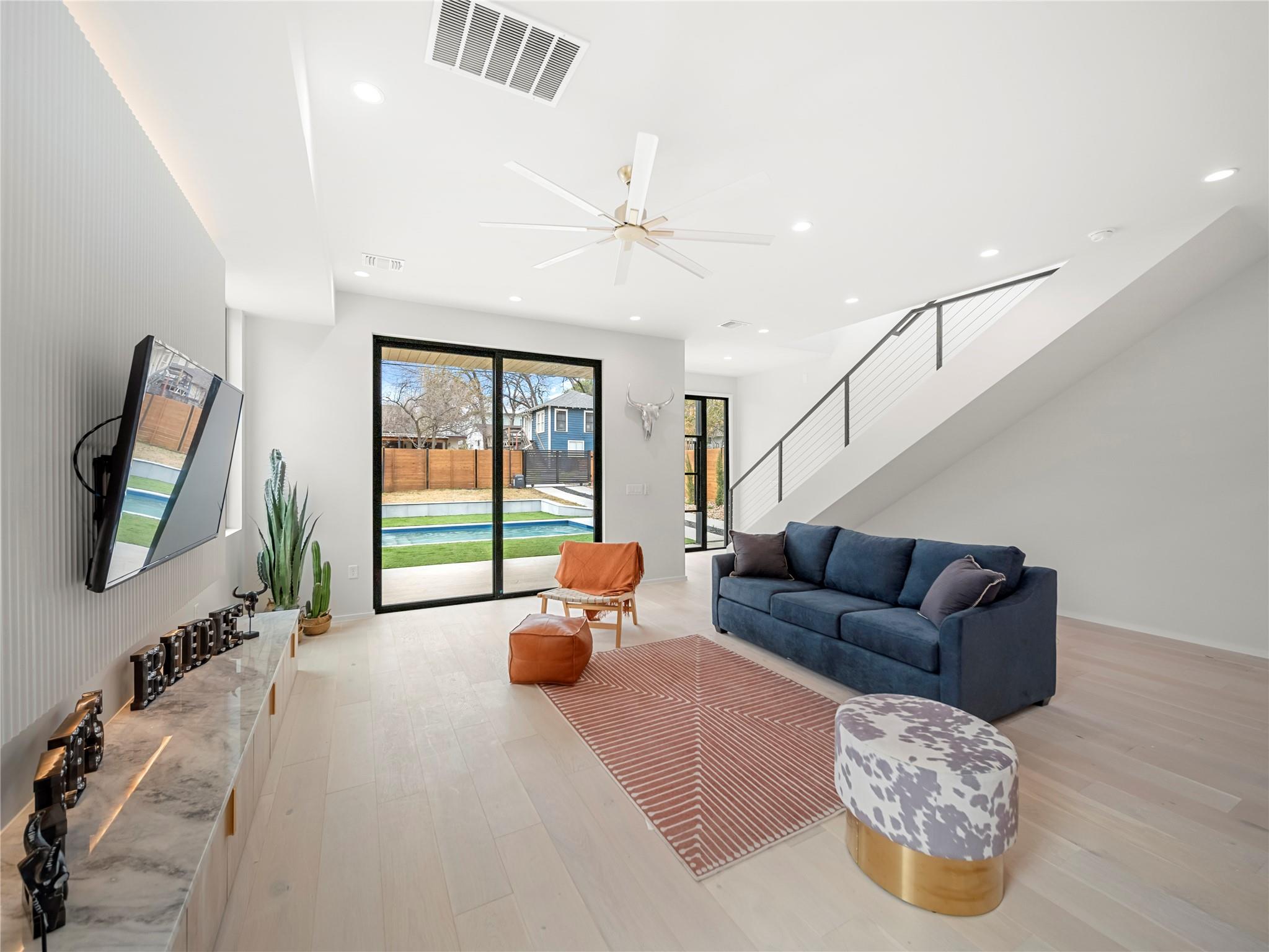 2107 Brackenridge St # 1, Austin, TX 78704