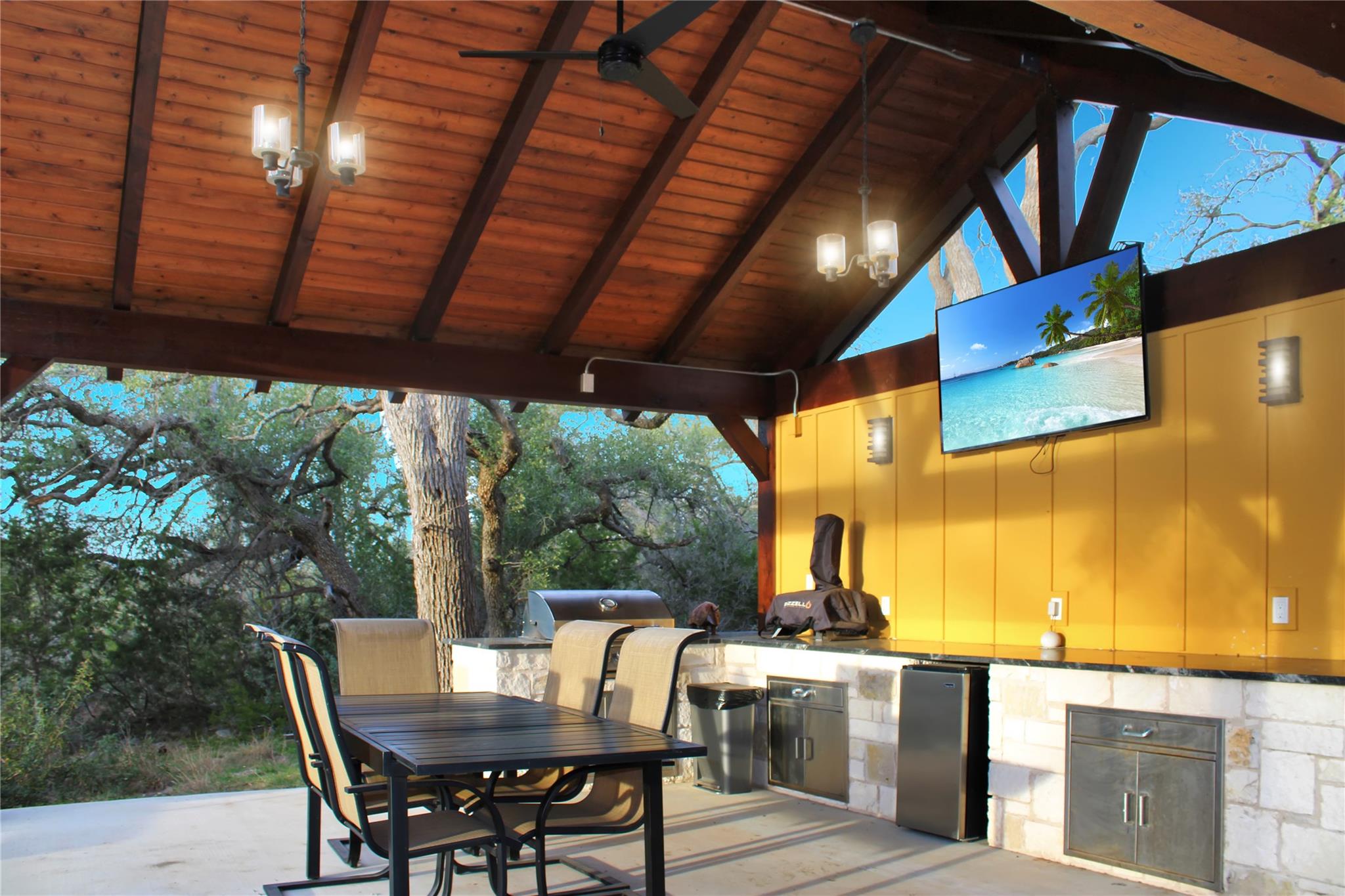 185 Puerto Rico Dr, Wimberley, TX 78676