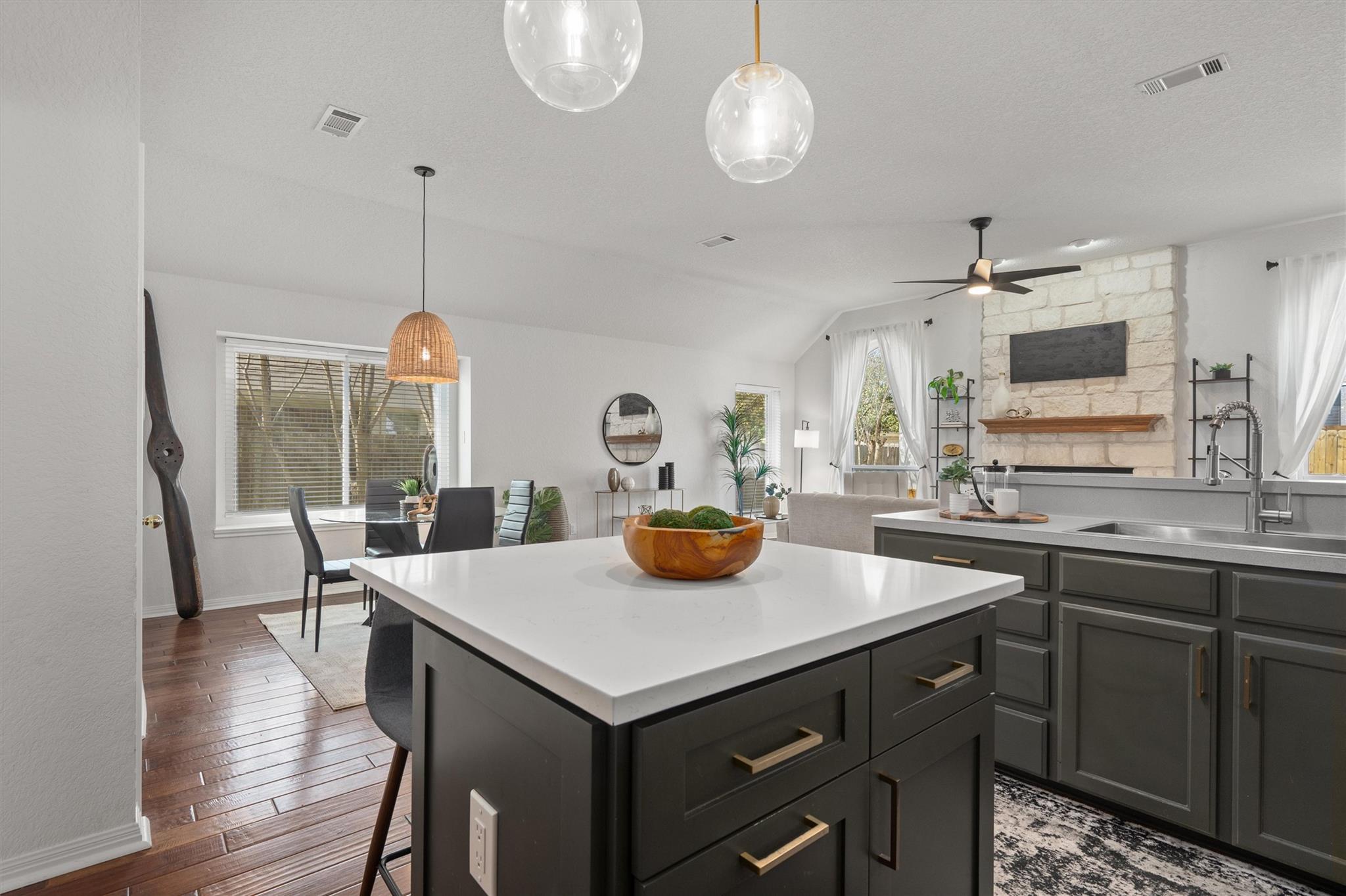 1014 Hackberry Dr, Pflugerville, TX 78660