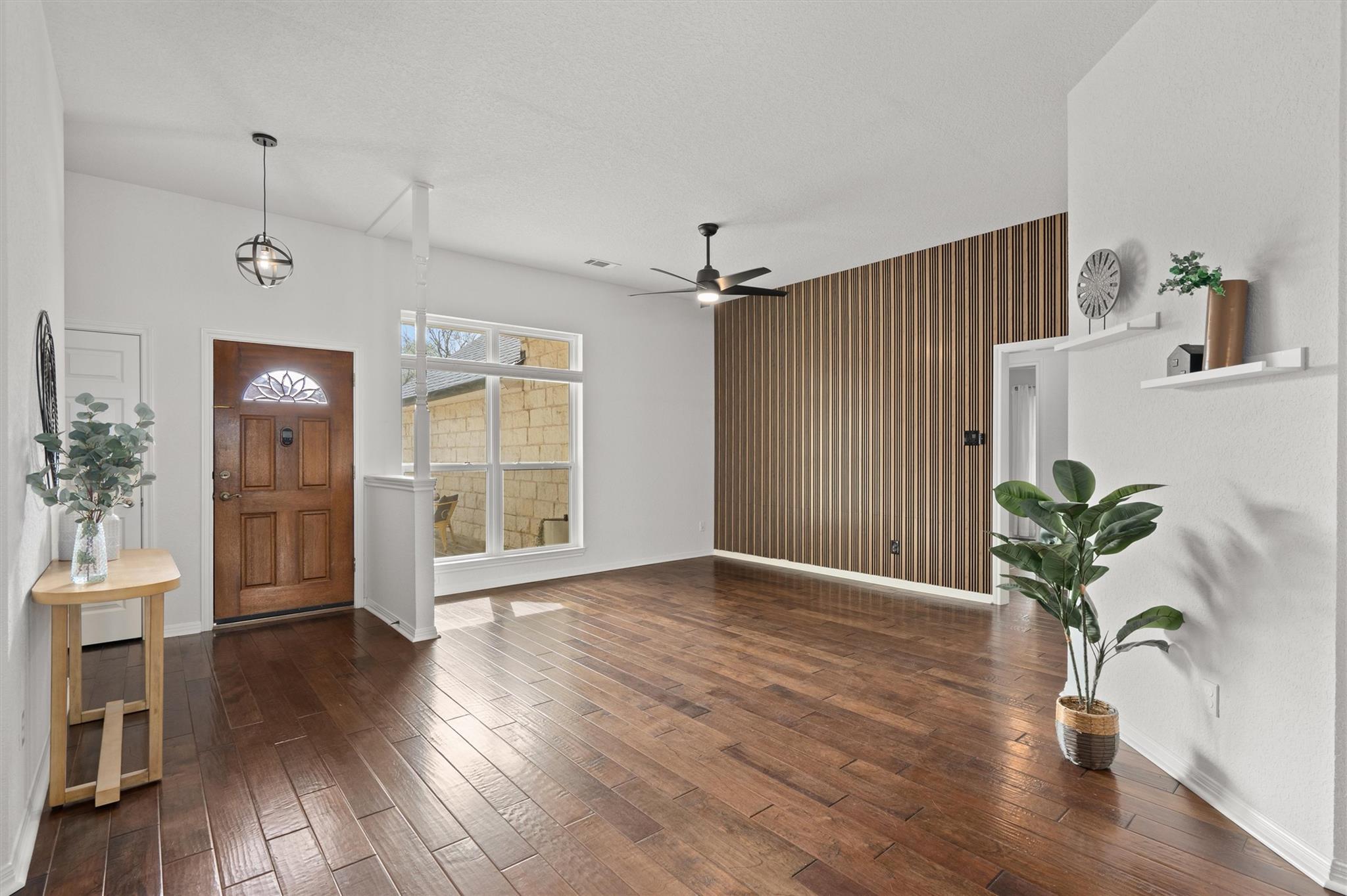 1014 Hackberry Dr, Pflugerville, TX 78660