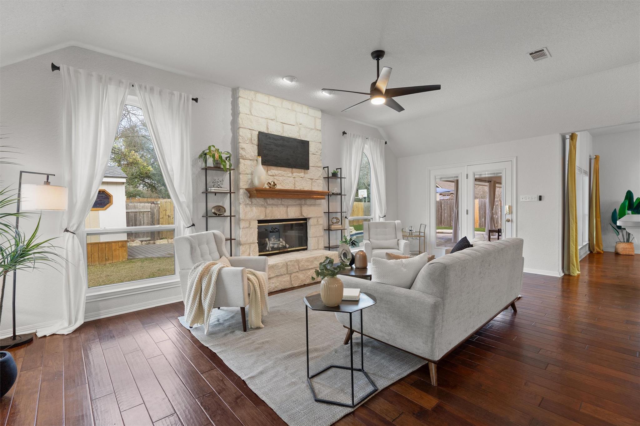 1014 Hackberry Dr, Pflugerville, TX 78660