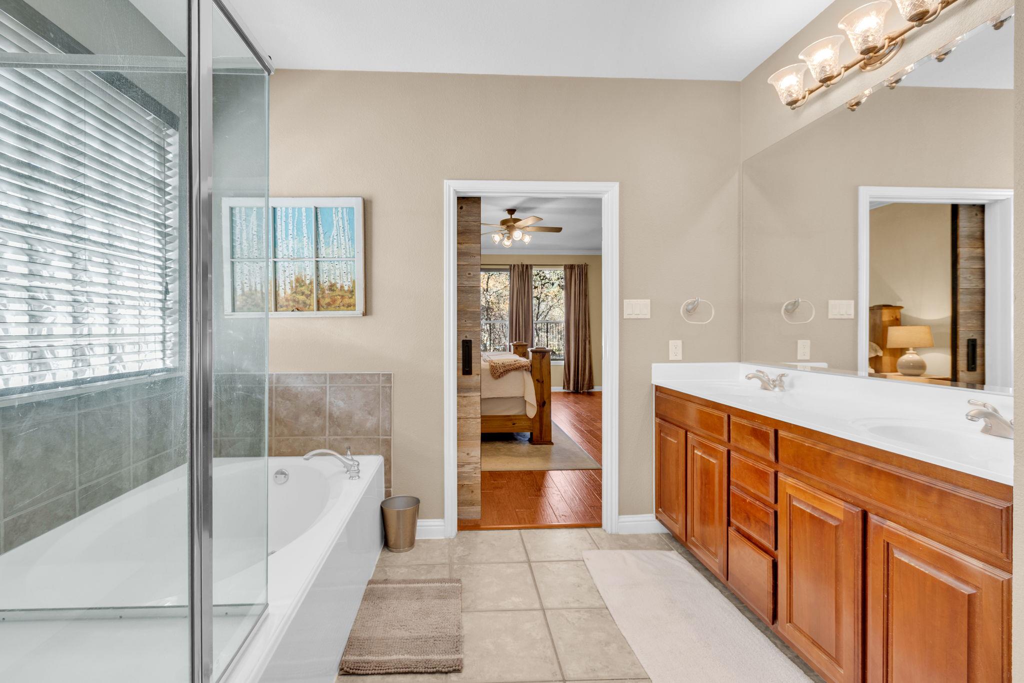 11104 Maelin Dr, Austin, TX 78739