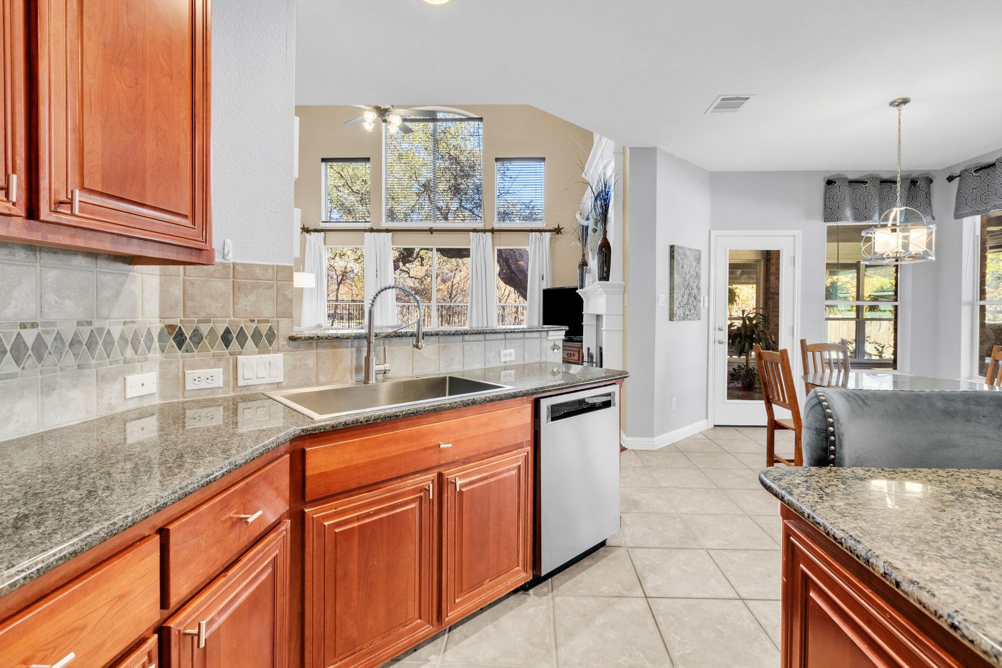 11104 Maelin Dr, Austin, TX 78739