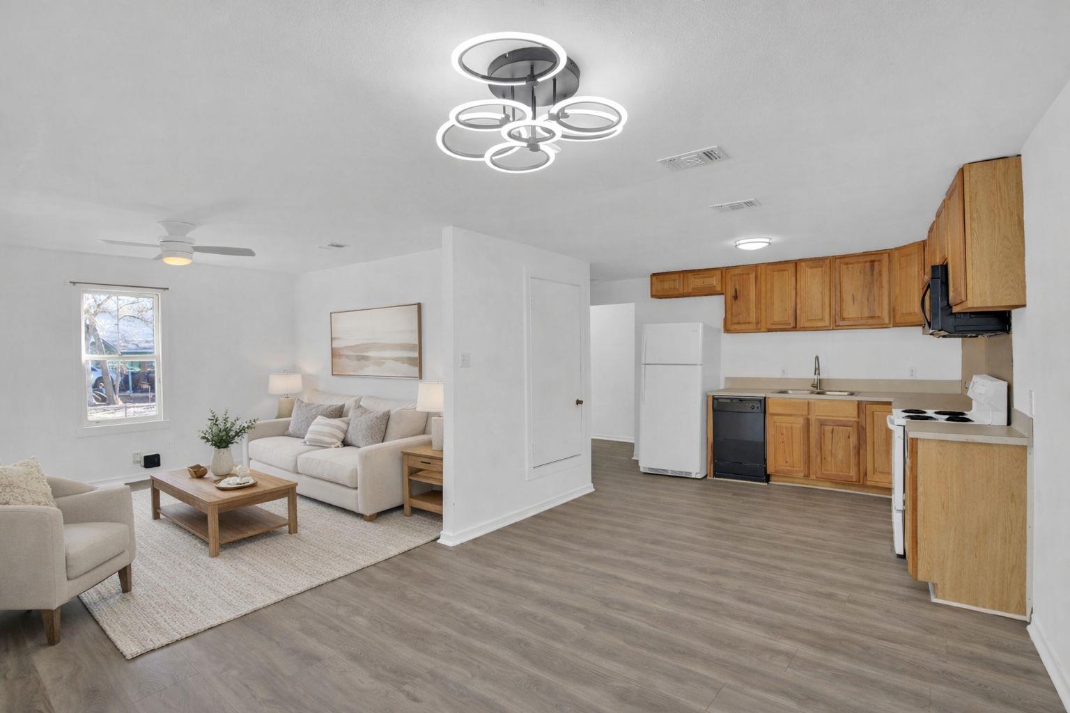 908 Tank St, Lockhart, TX 78644