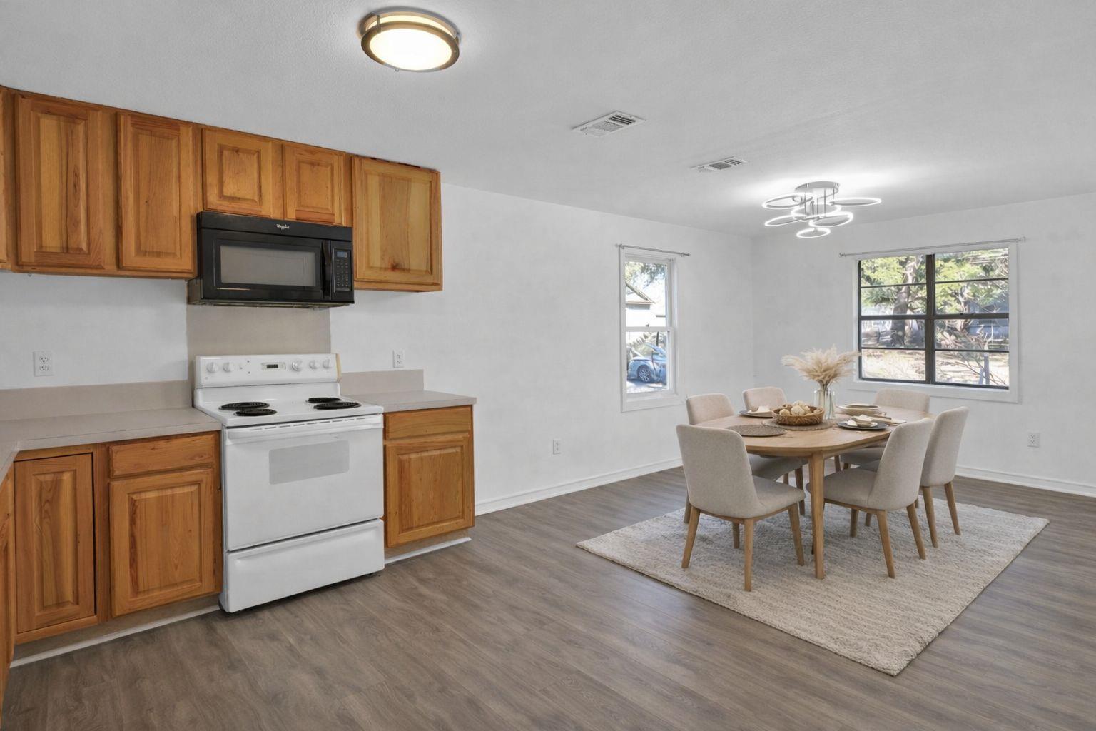 908 Tank St, Lockhart, TX 78644