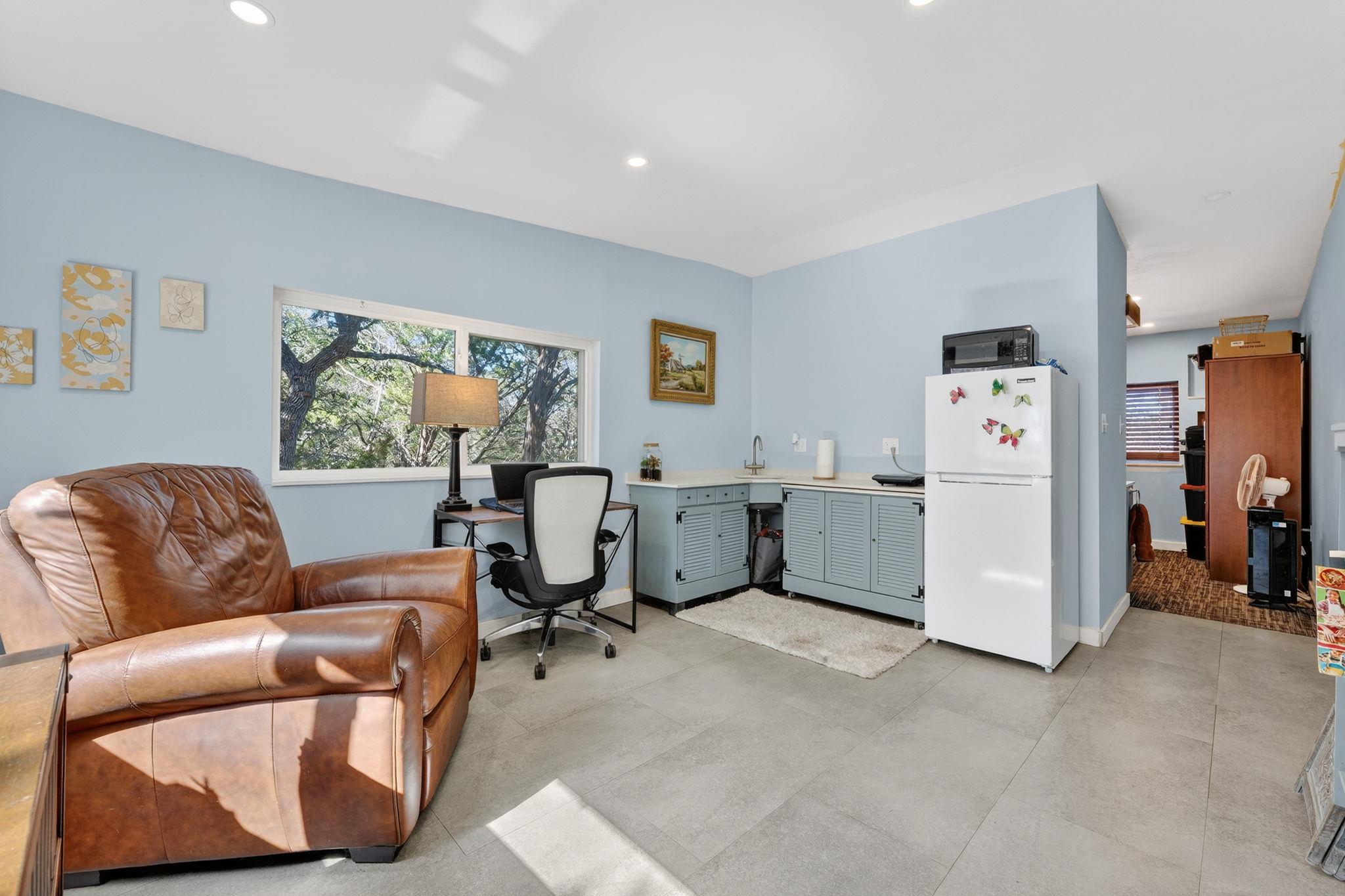 923 N Debco Ln, Spicewood, TX 78669