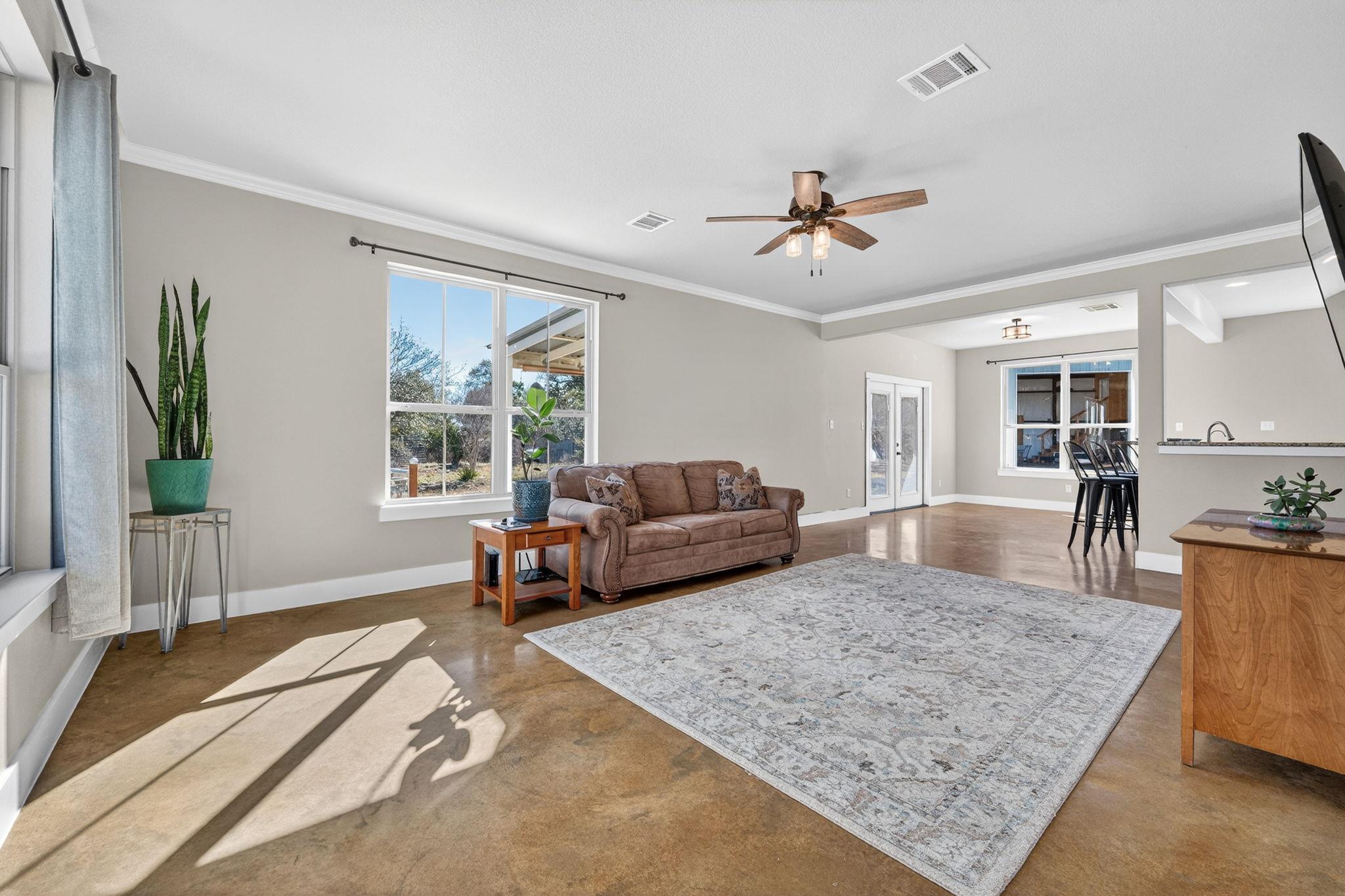 923 N Debco Ln, Spicewood, TX 78669