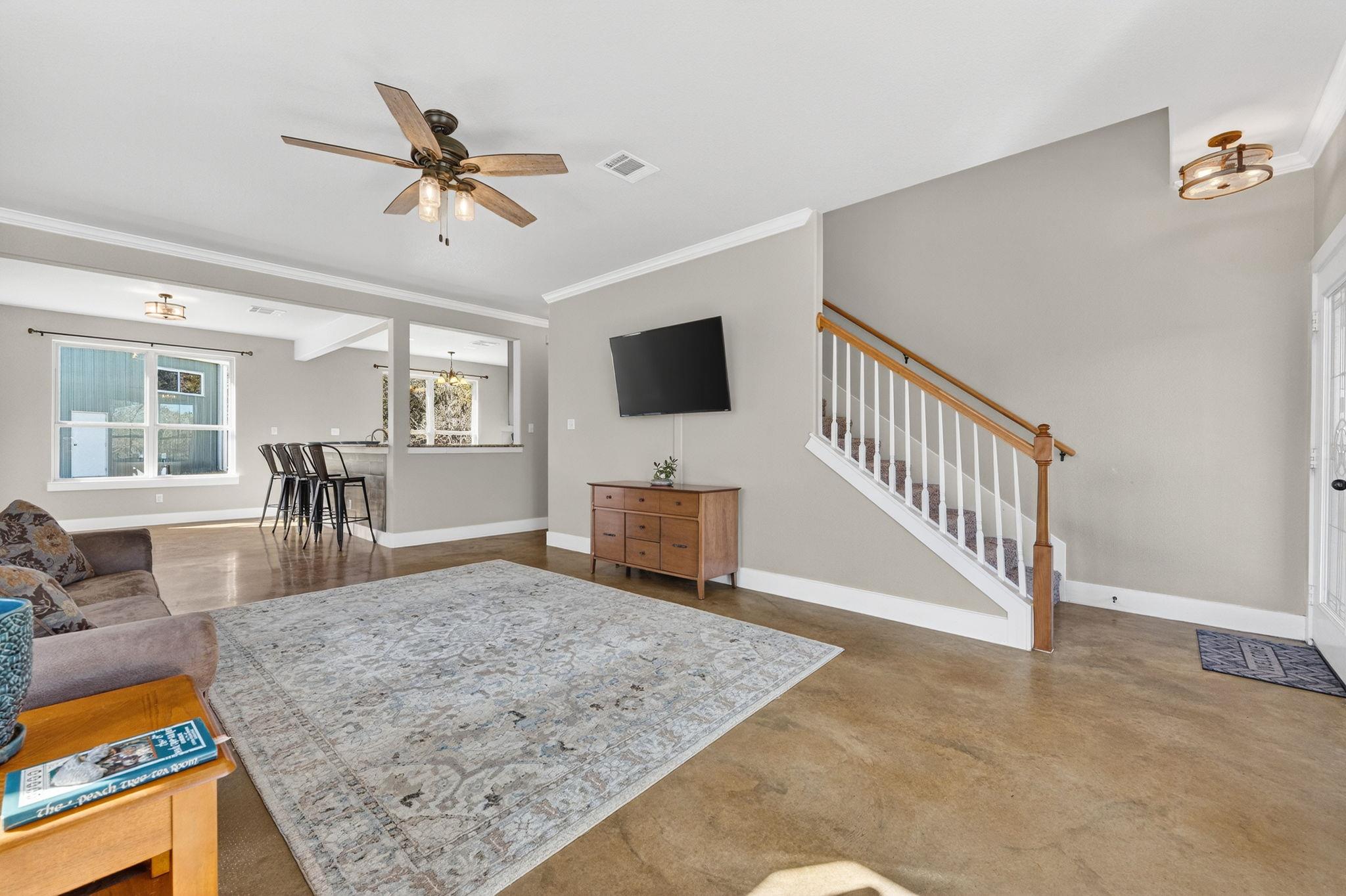 923 N Debco Ln, Spicewood, TX 78669