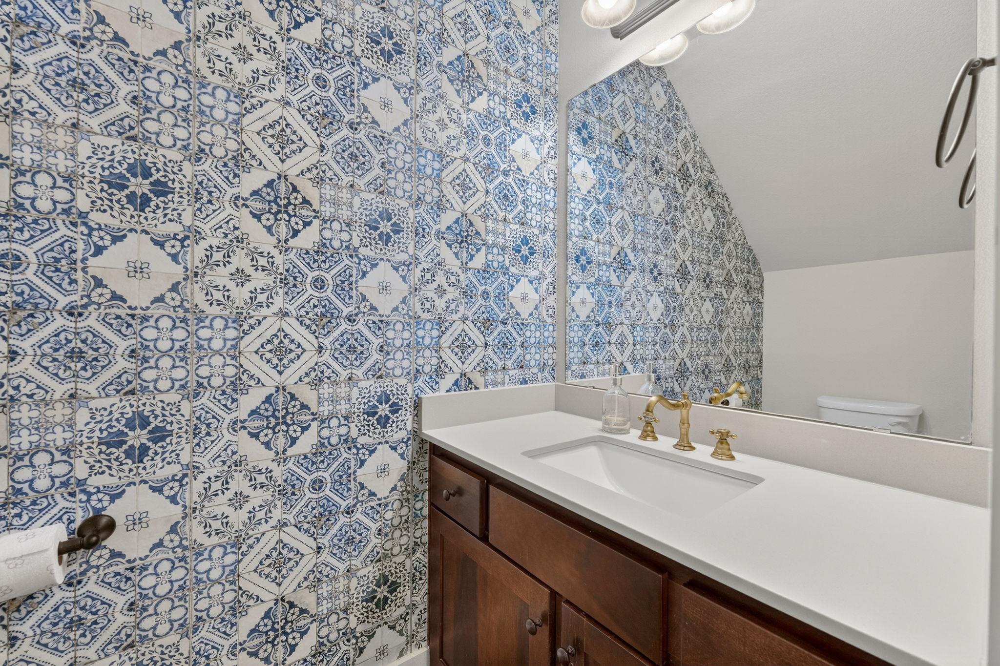 923 N Debco Ln, Spicewood, TX 78669