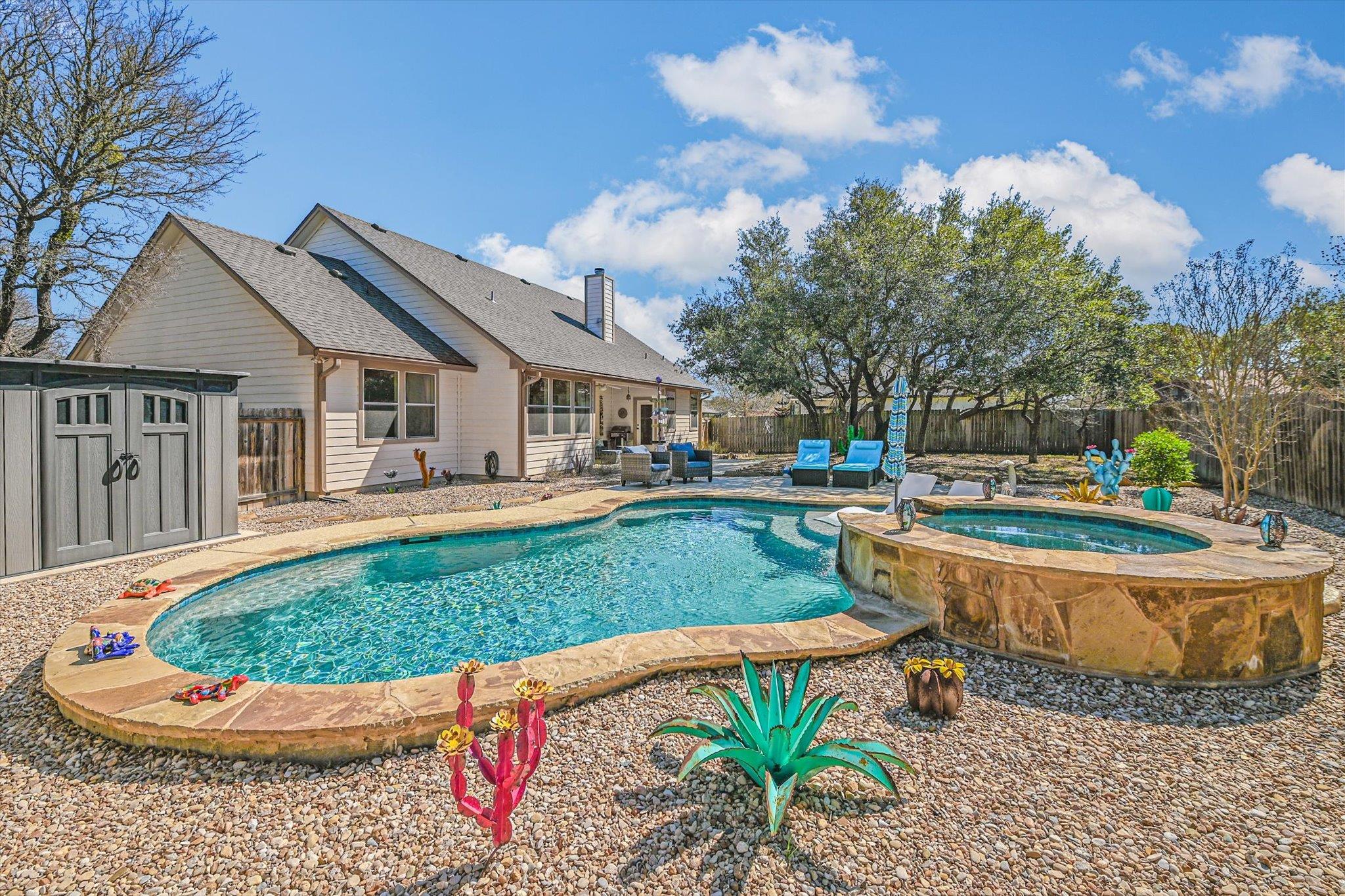 27 Whispering Valley Dr, Wimberley, TX 78676