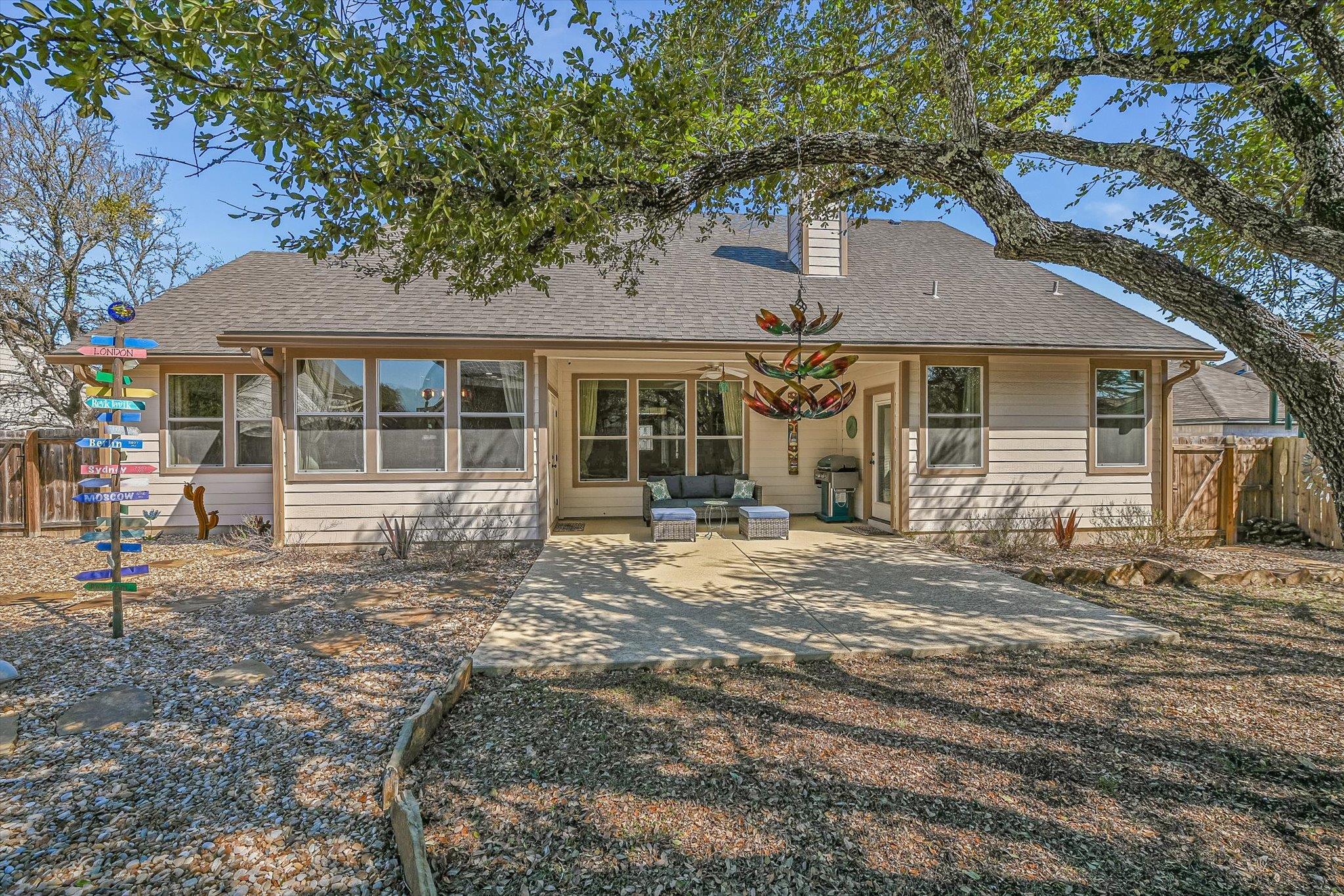 27 Whispering Valley Dr, Wimberley, TX 78676