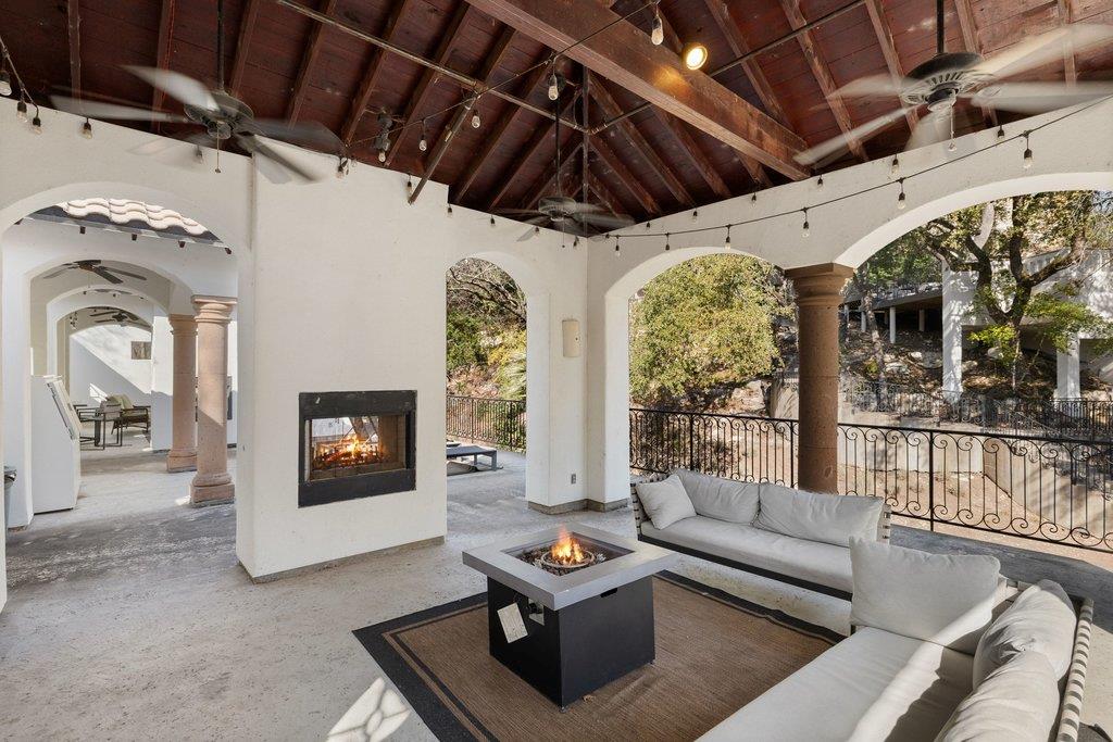 1815 Rue De St Tropez, Austin, TX 78746