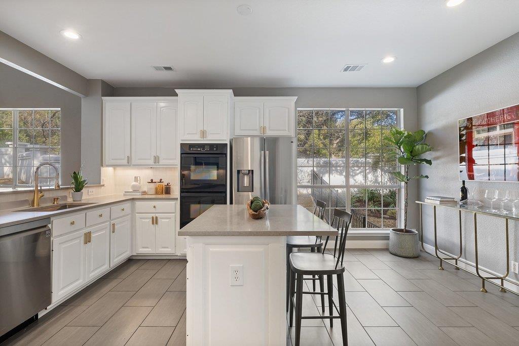 1815 Rue De St Tropez, Austin, TX 78746