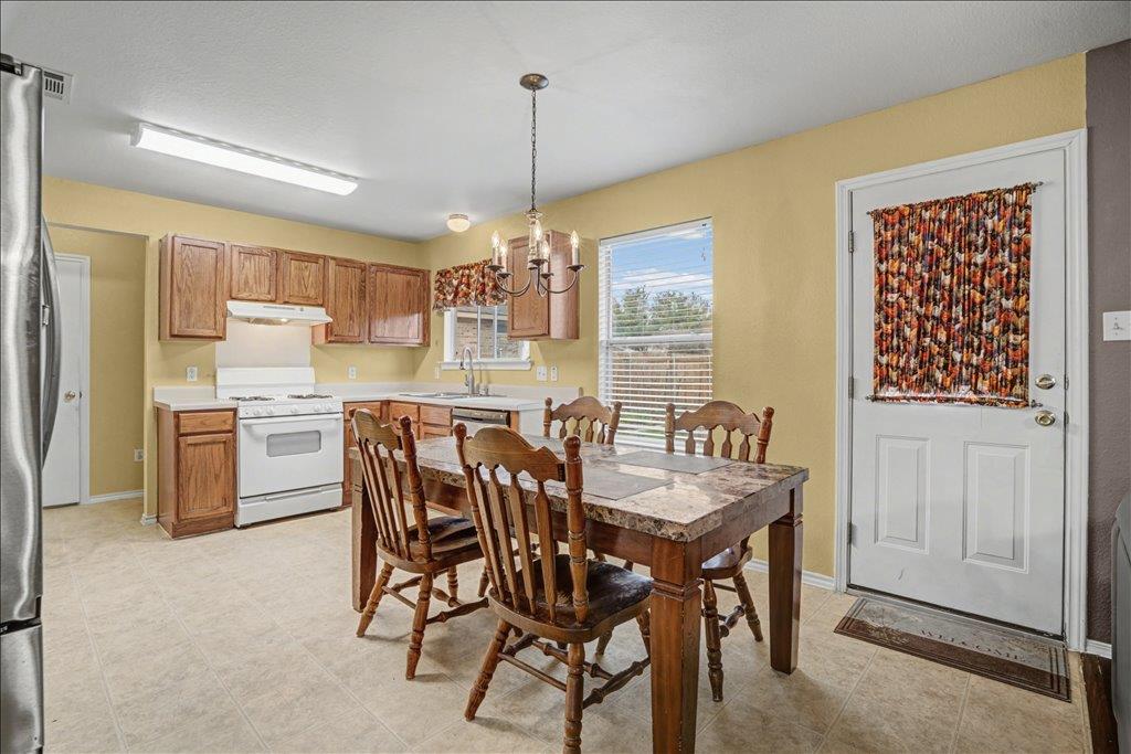 203 Pheasant Trl, Bastrop, TX 78602