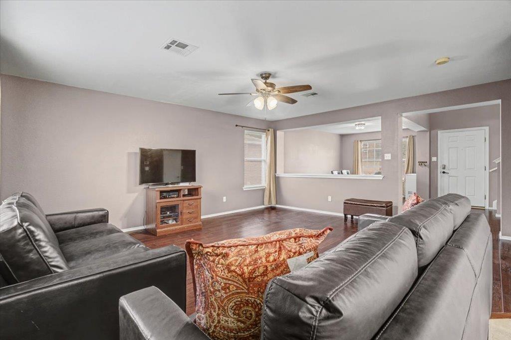 203 Pheasant Trl, Bastrop, TX 78602