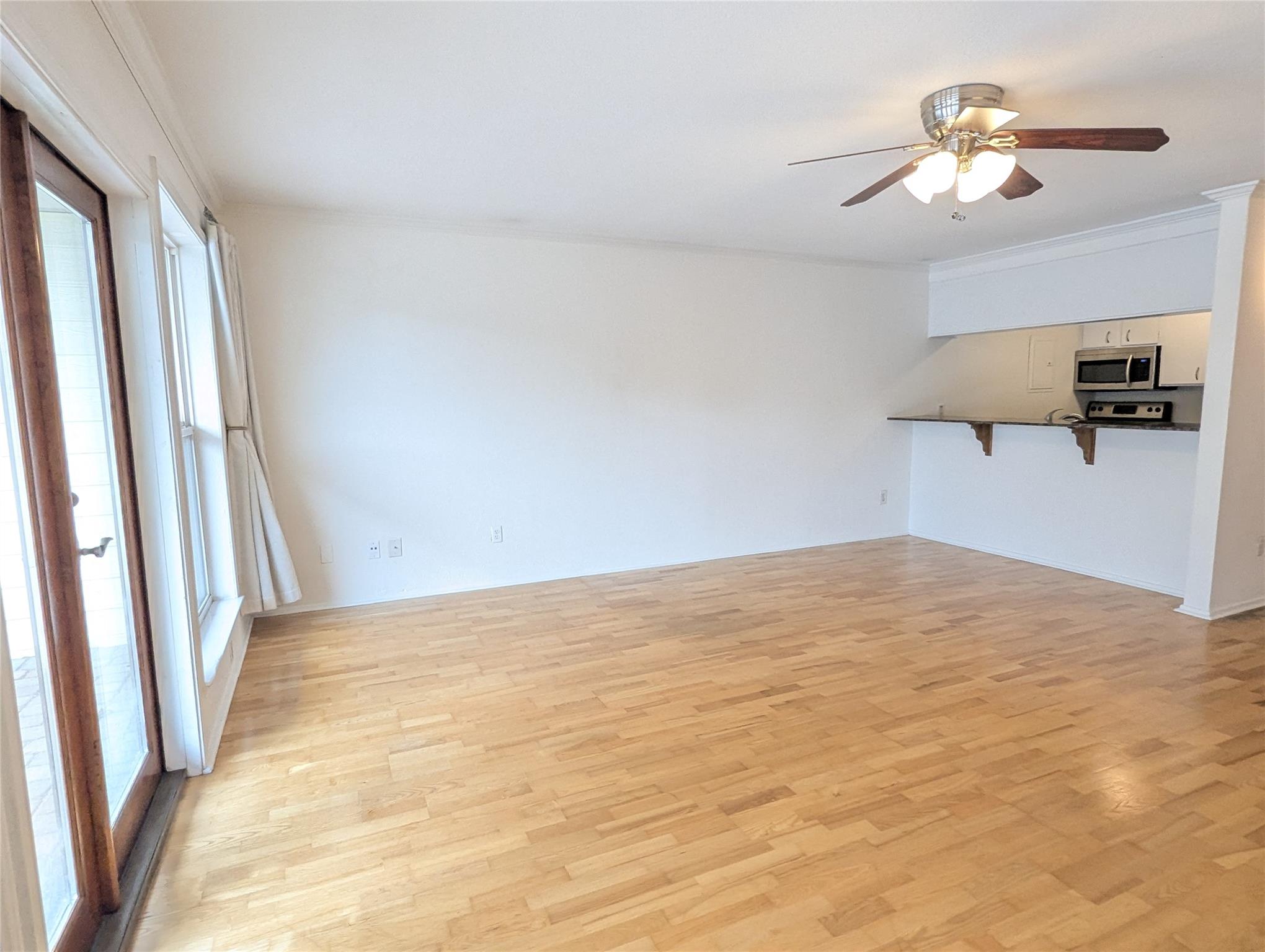 1818 S Lakeshore Dr # 7, Austin, TX 78741