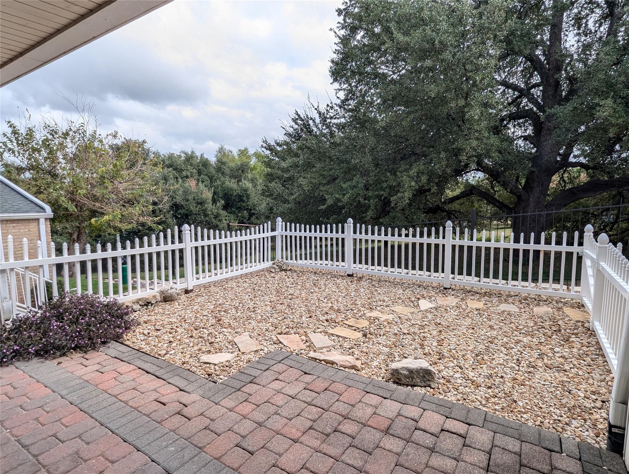 1818 S Lakeshore Dr # 7, Austin, TX 78741