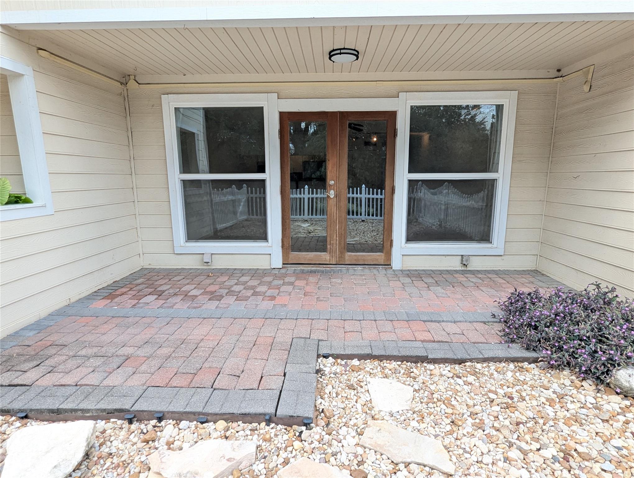 1818 S Lakeshore Dr # 7, Austin, TX 78741