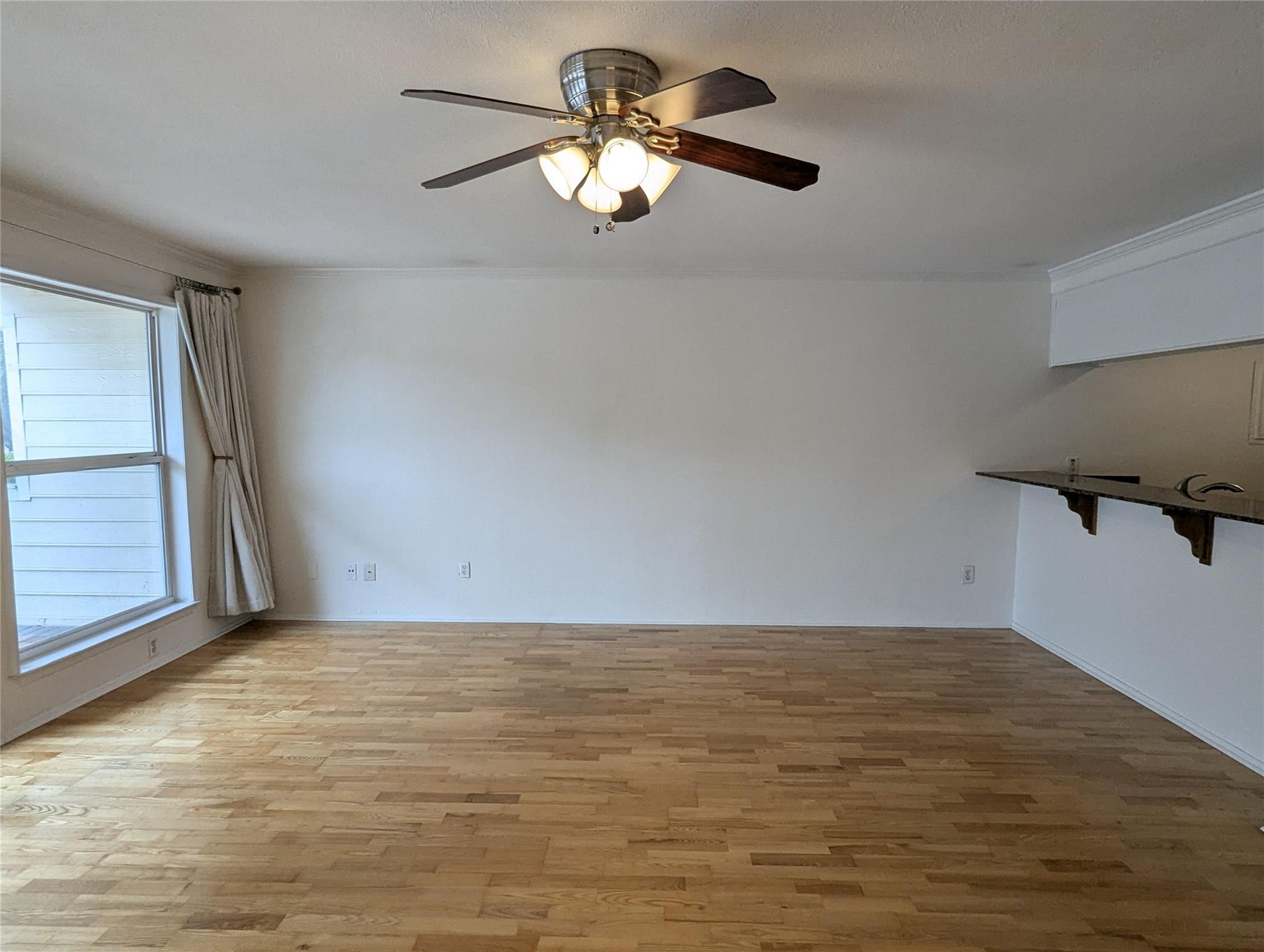 1818 S Lakeshore Dr # 7, Austin, TX 78741