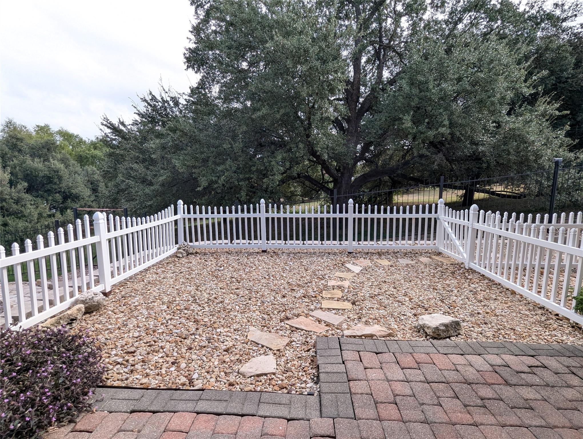 1818 S Lakeshore Dr # 7, Austin, TX 78741