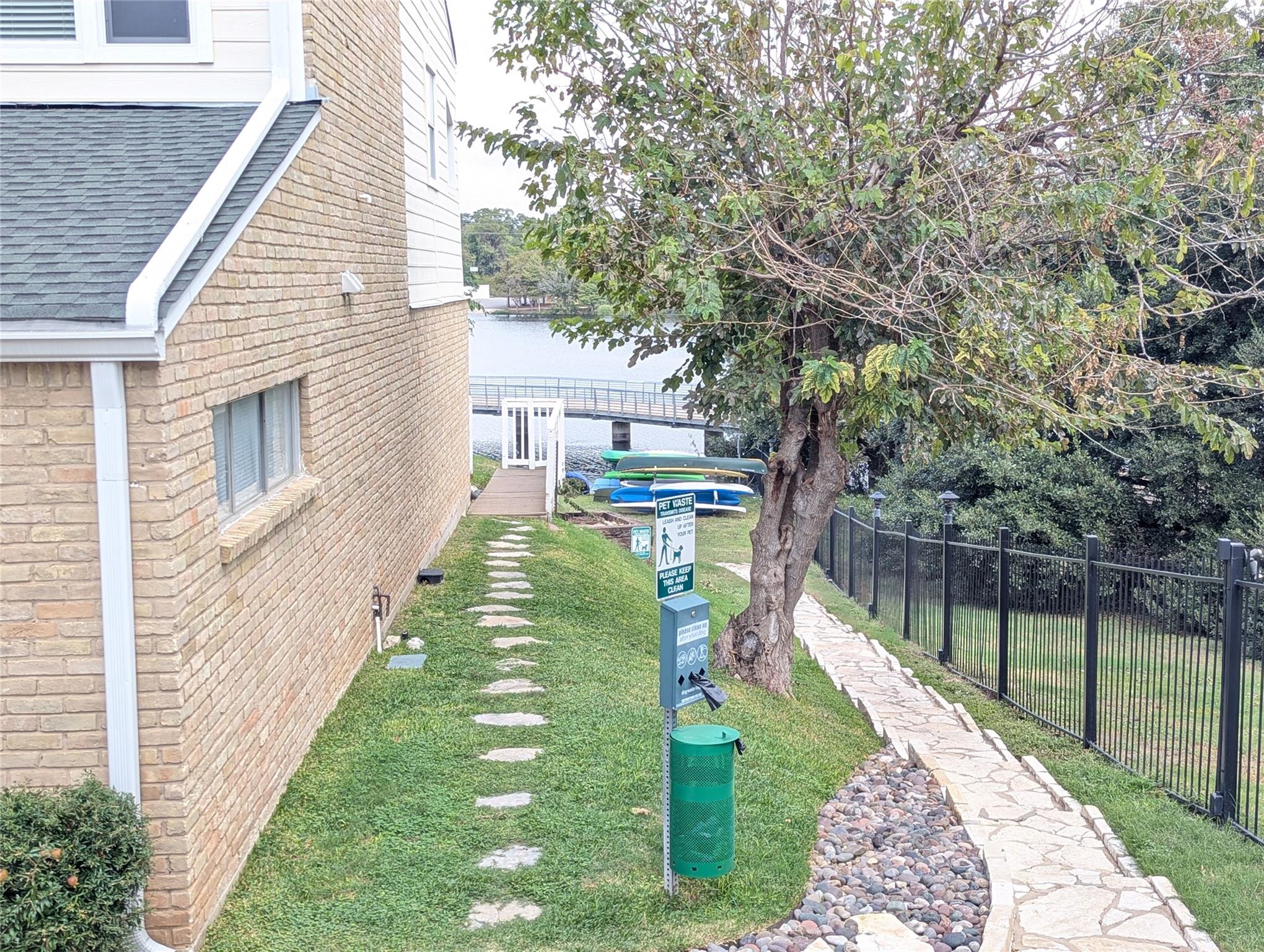 1818 S Lakeshore Dr # 7, Austin, TX 78741