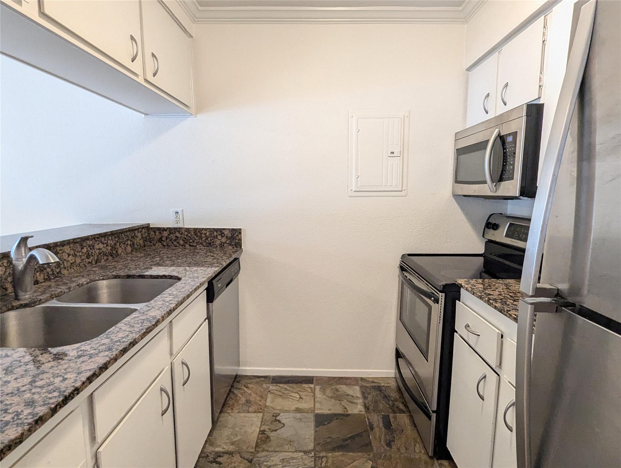 1818 S Lakeshore Dr # 7, Austin, TX 78741