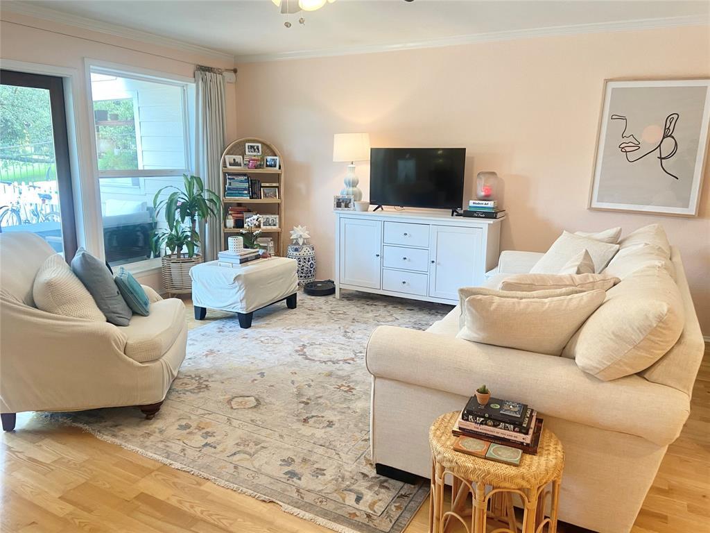 1818 S Lakeshore Dr # 7, Austin, TX 78741