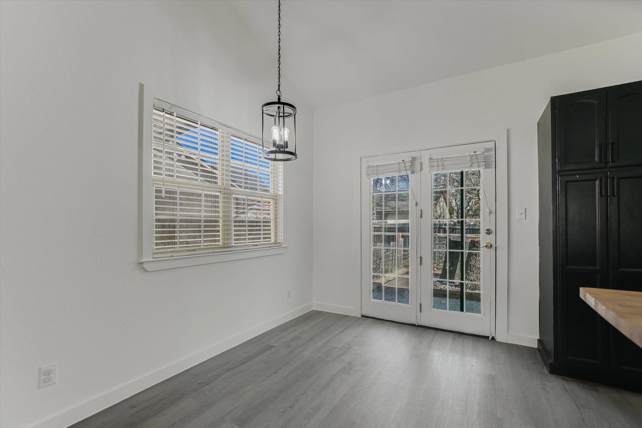 6 Happy Hollow Ln, Wimberley, TX 78676