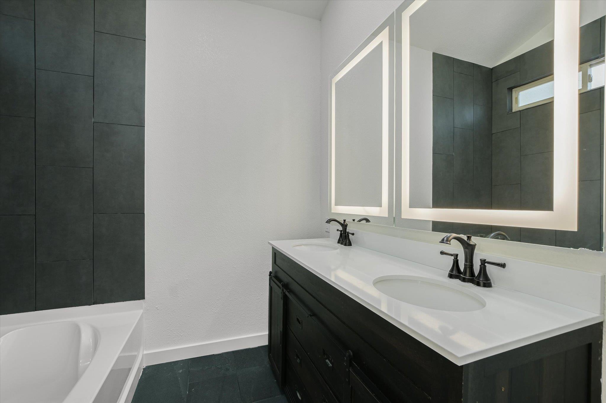 6 Happy Hollow Ln, Wimberley, TX 78676