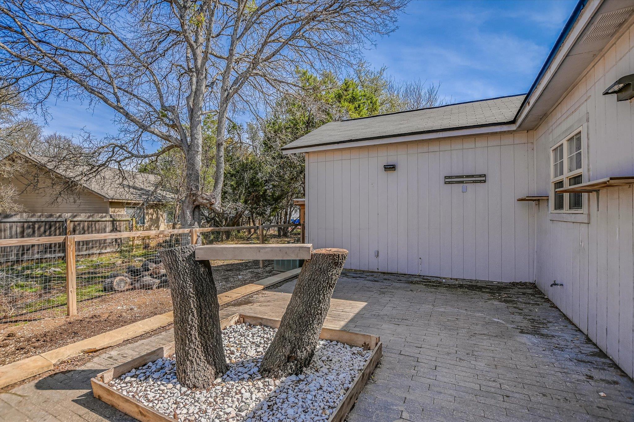 6 Happy Hollow Ln, Wimberley, TX 78676