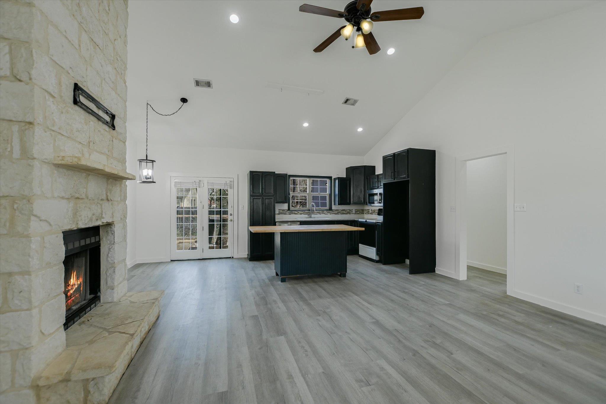 6 Happy Hollow Ln, Wimberley, TX 78676