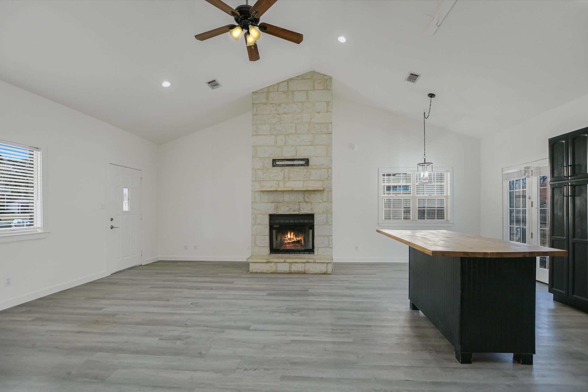 6 Happy Hollow Ln, Wimberley, TX 78676