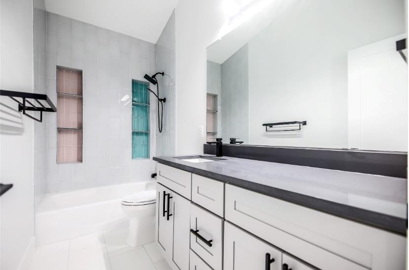 1102 1/2 Fiesta St # A, Austin, TX 78702