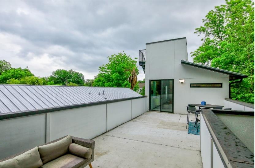 1102 1/2 Fiesta St # A, Austin, TX 78702