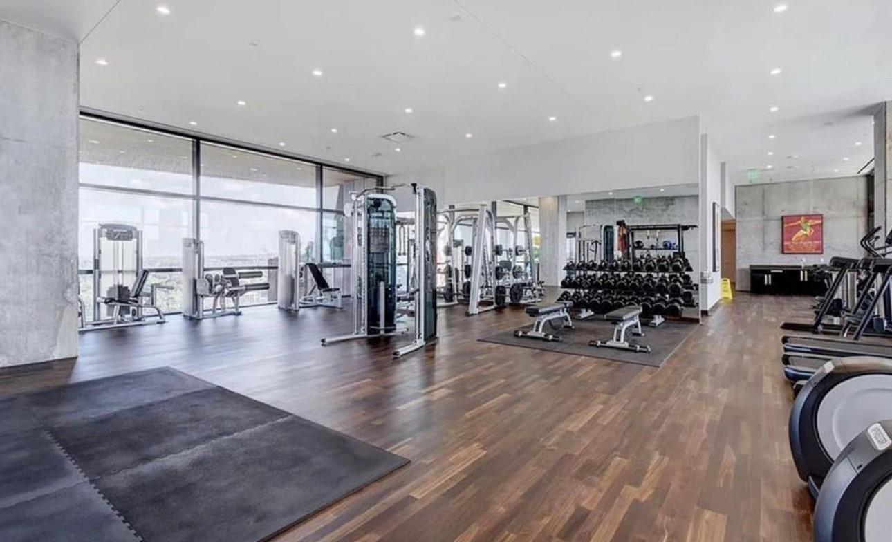 70 Rainey St # 1405, Austin, TX 78701