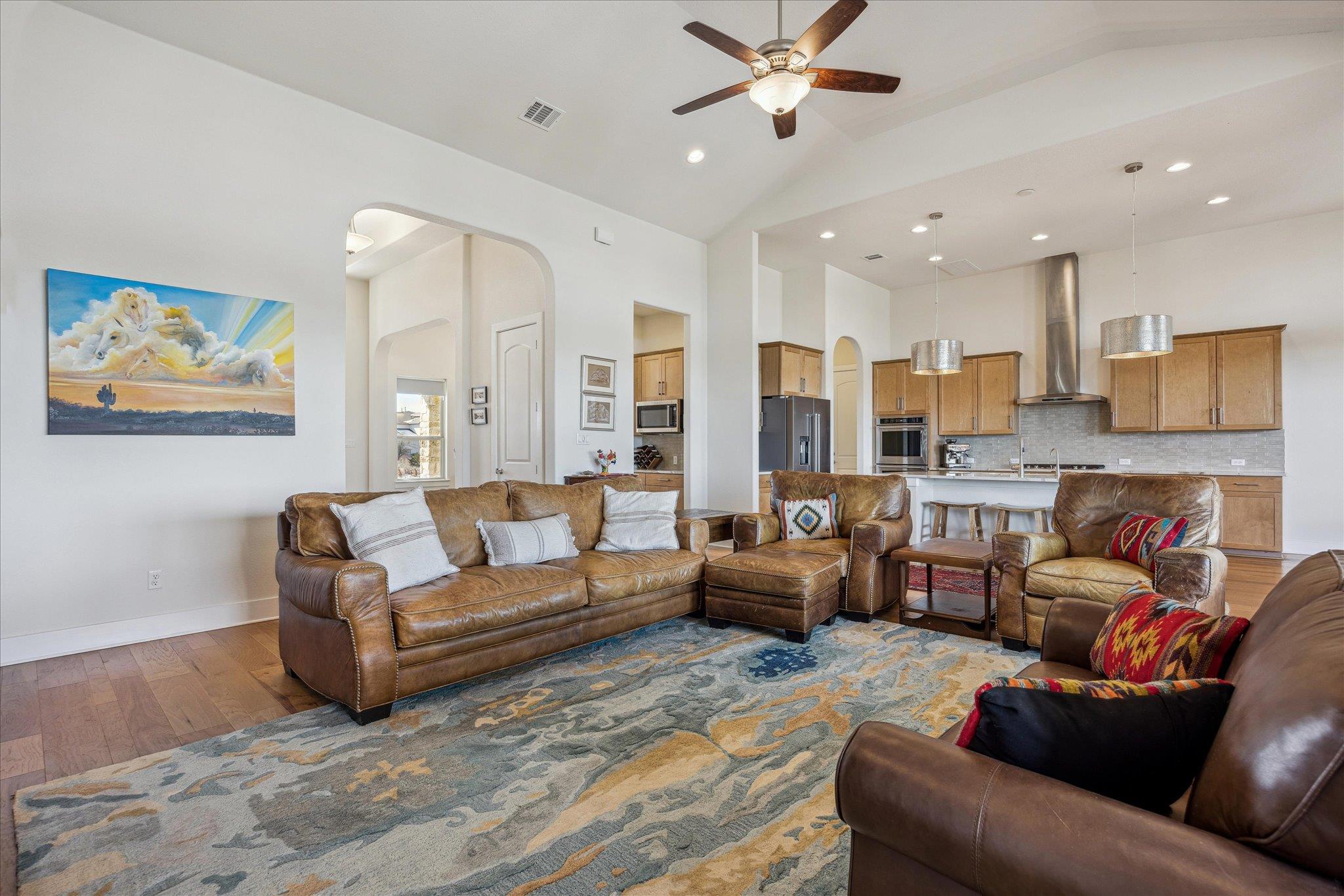 328 Barbaro Dr, Austin, TX 78737