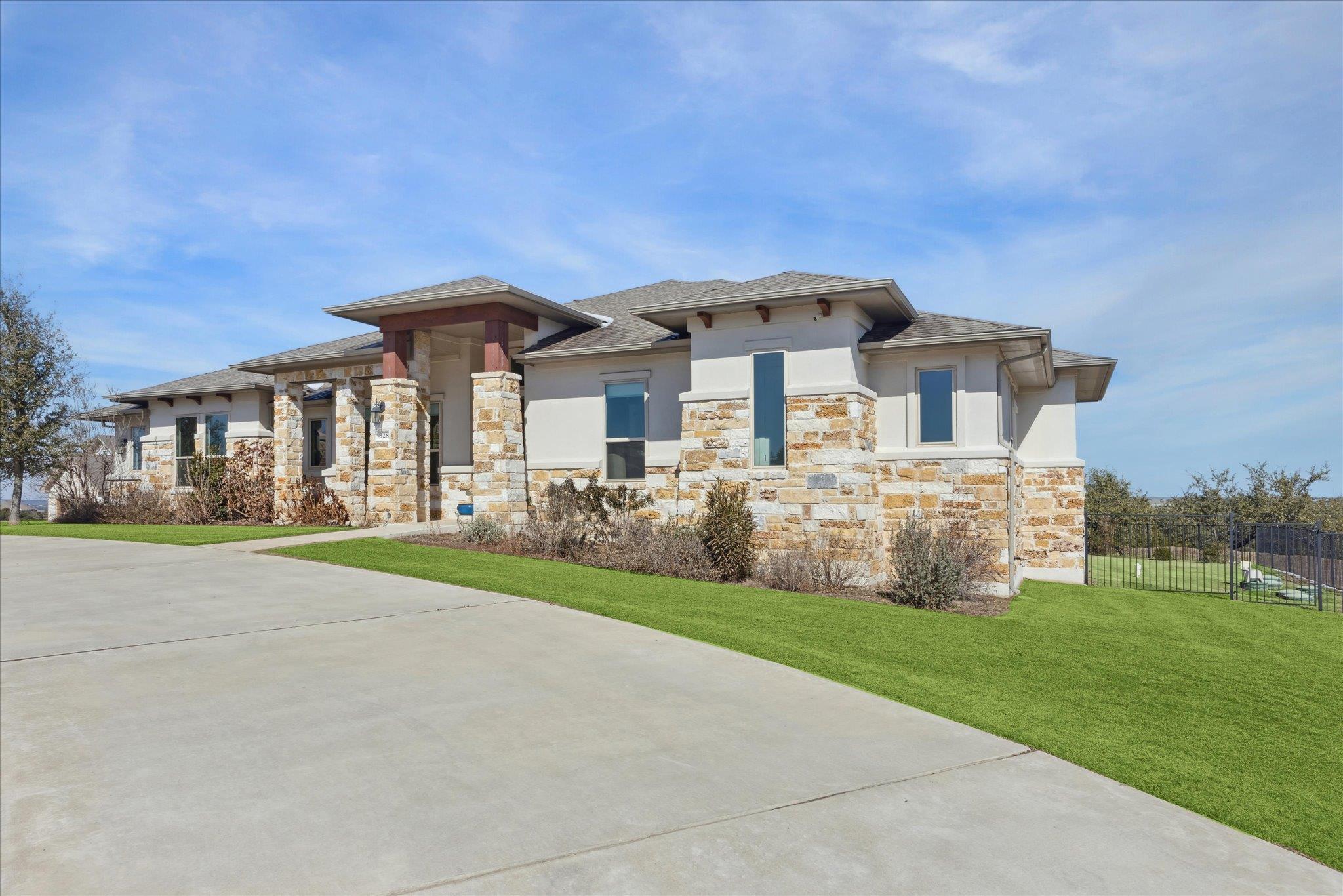 328 Barbaro Dr, Austin, TX 78737