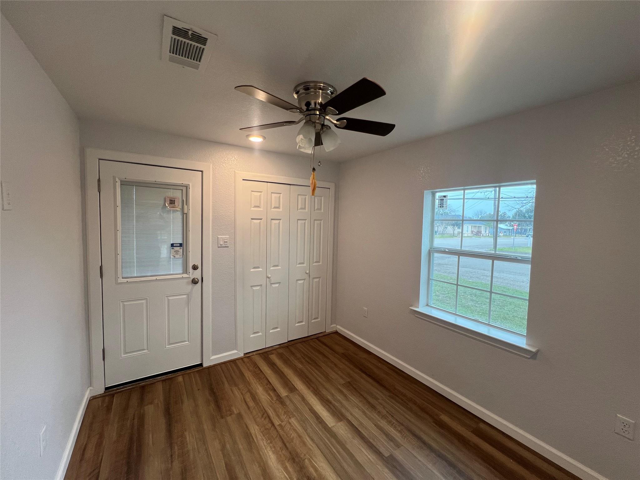 711 N Grimes St, Giddings, TX 78942