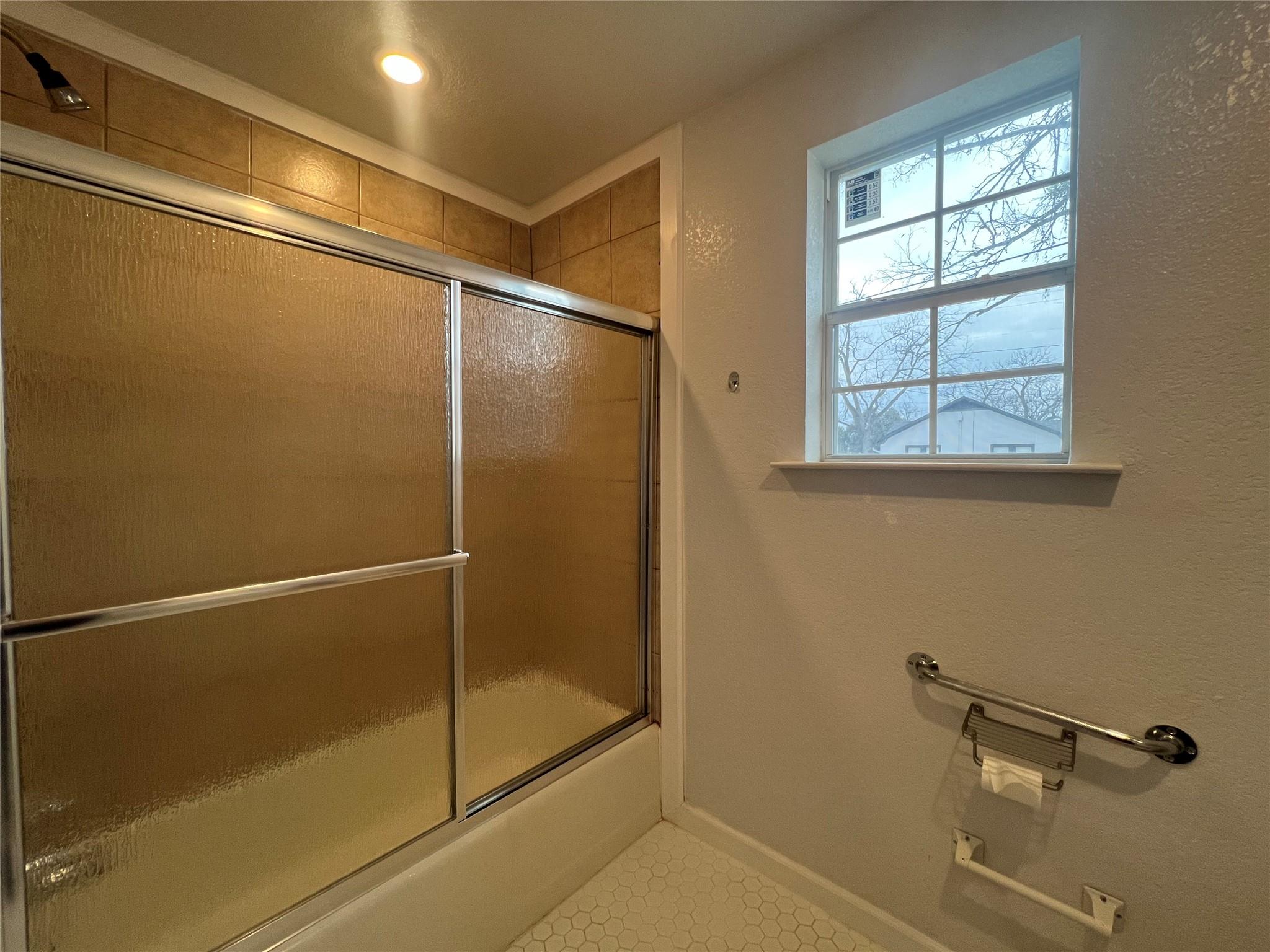 711 N Grimes St, Giddings, TX 78942