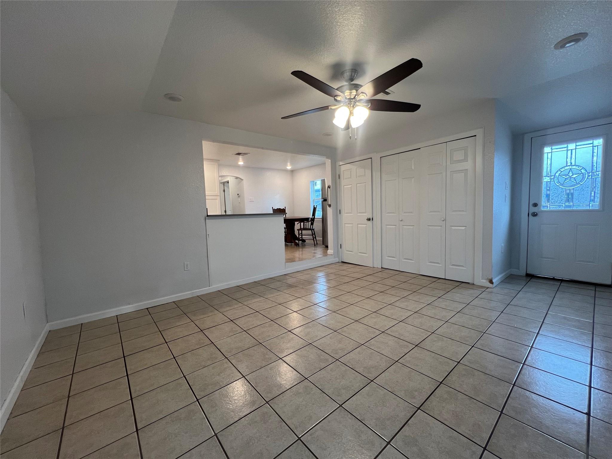 711 N Grimes St, Giddings, TX 78942