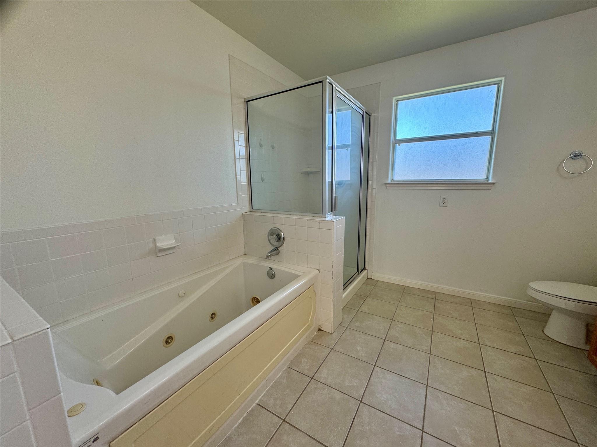 710 Honeysuckle Dr, Leander, TX 78641