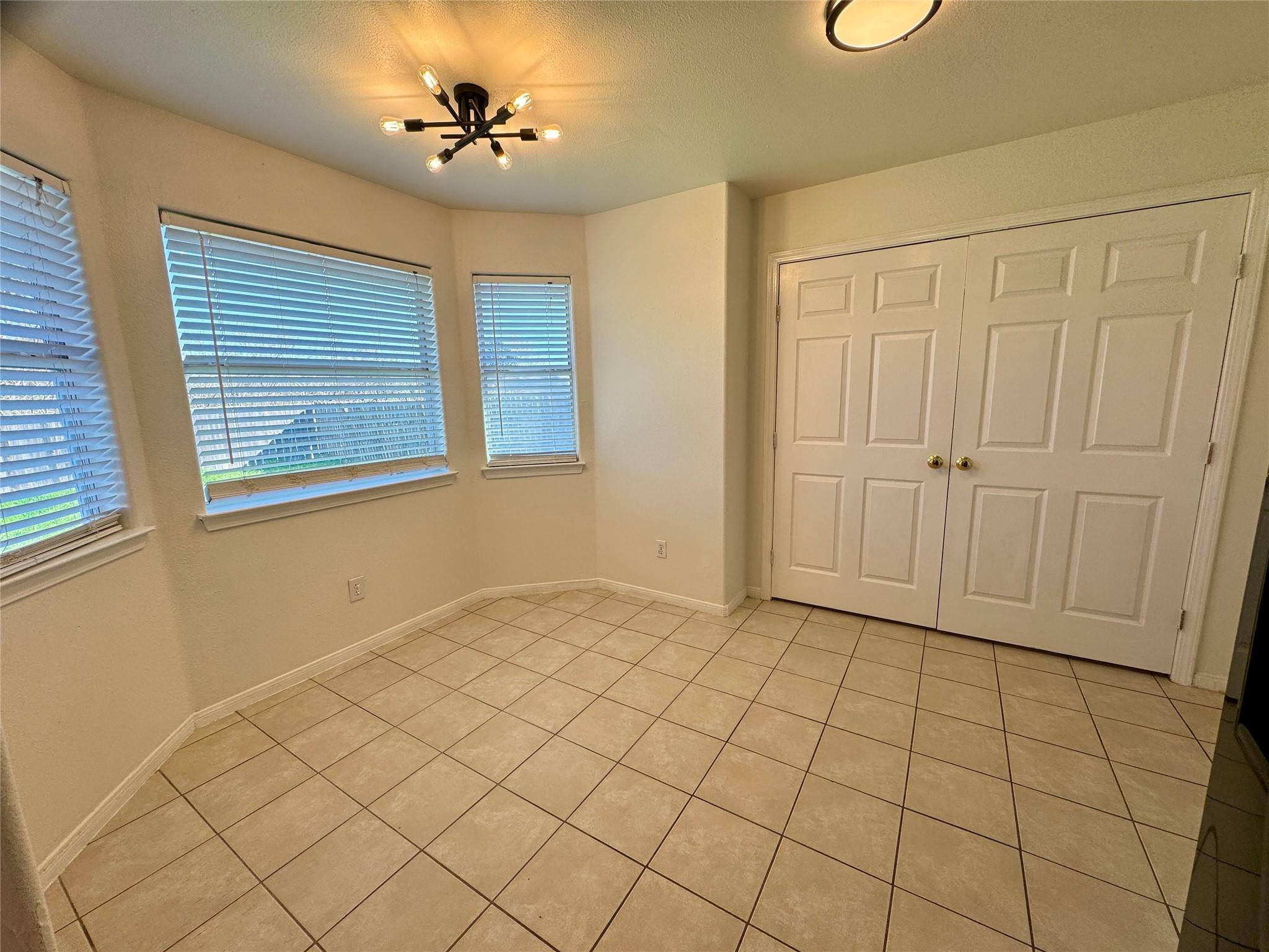 710 Honeysuckle Dr, Leander, TX 78641