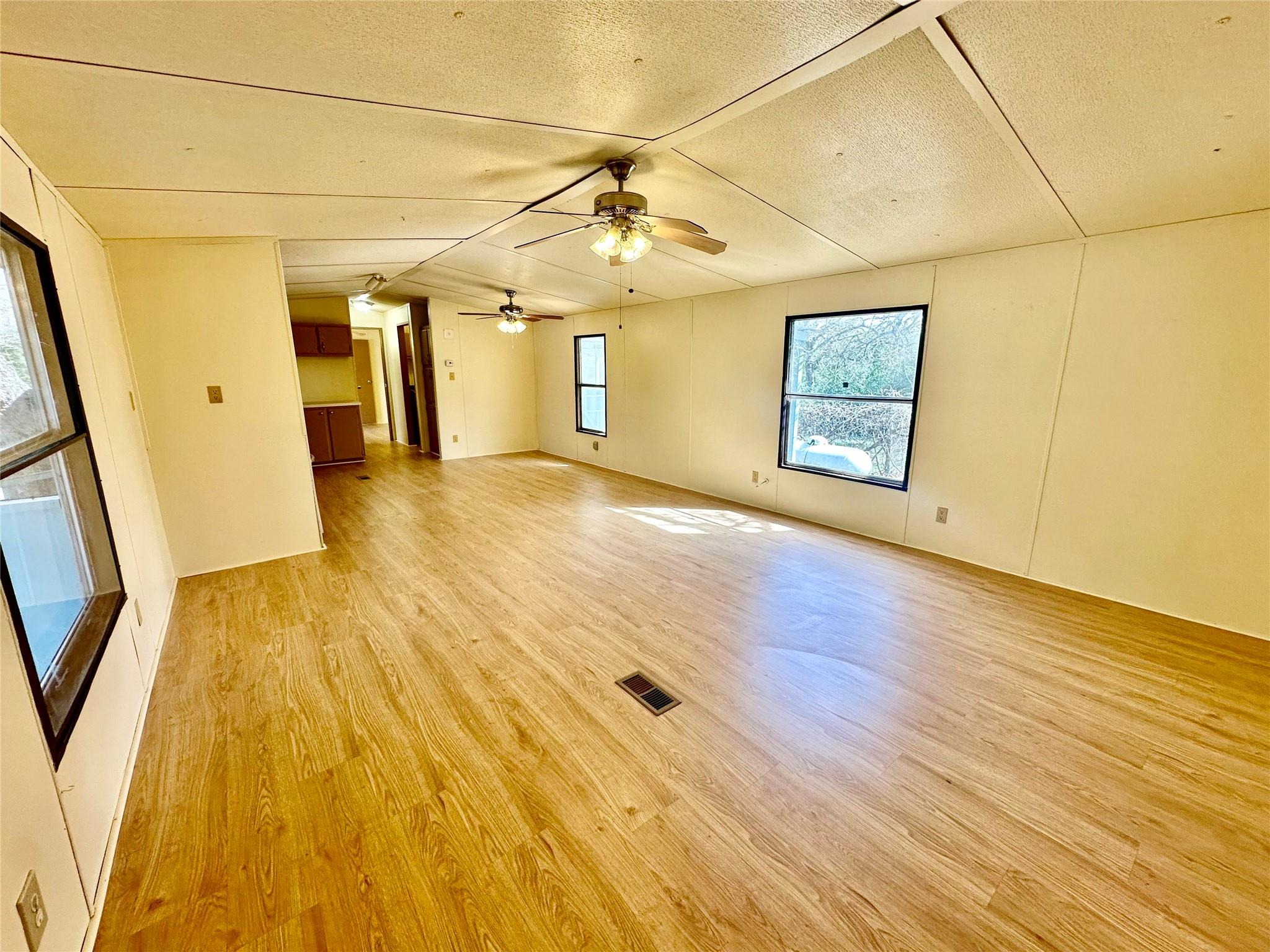 1218 Private Road 3063 Rd, Lexington, TX 78947