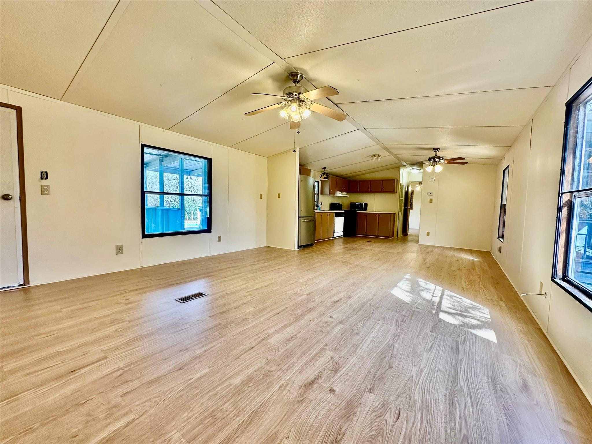 1218 Private Road 3063 Rd, Lexington, TX 78947