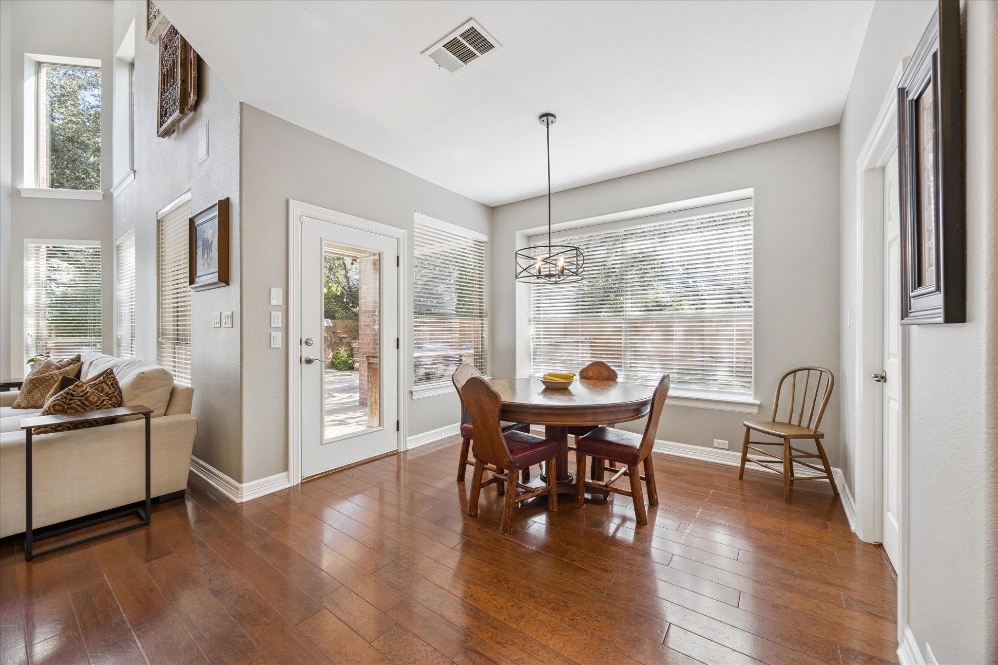 1804 Val Verde Dr, Austin, TX 78732